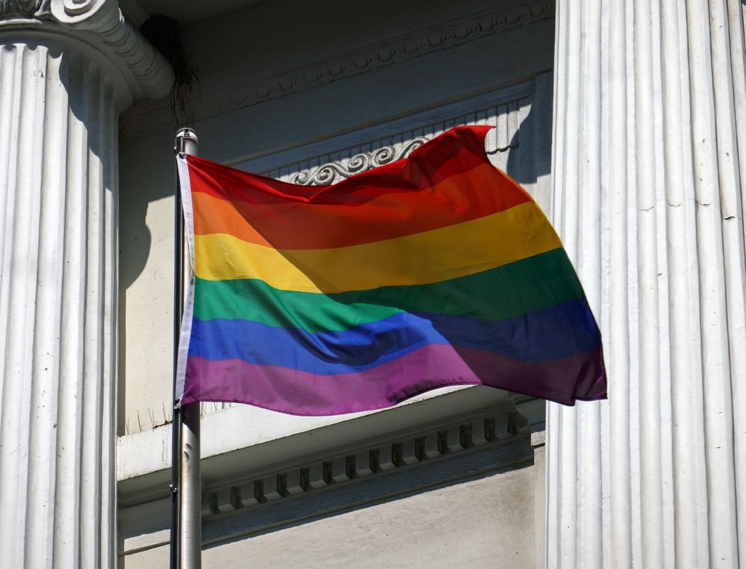 Diversity in Recht und Wirtschaft befasst sich auf juristischer und wirtschaftlicher Ebene mit dem Thema Diversität.